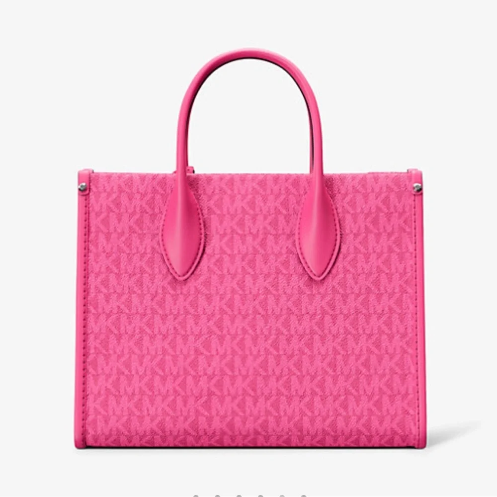 Michael Kors Mirella Small Signature Logo Crossbody Bag
Dragonfruit
NWT - Picture 4 of 16